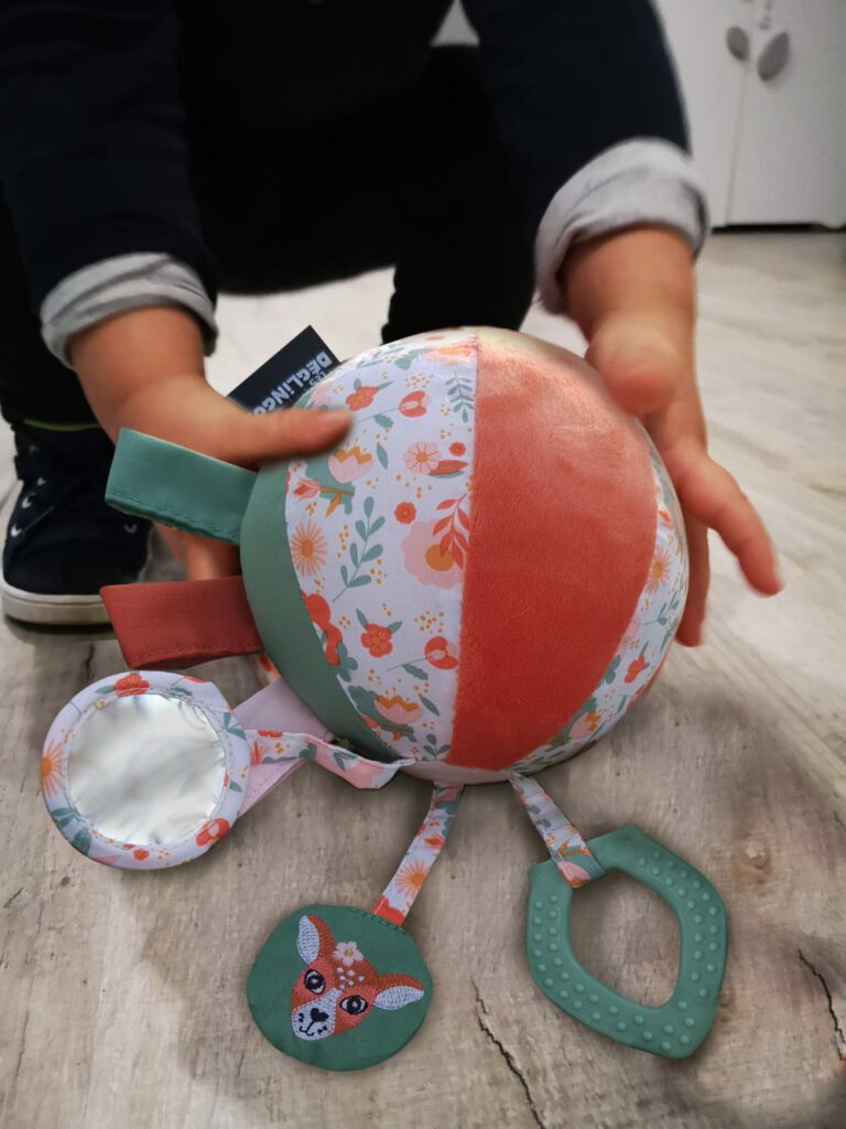 balle-direction-artistique-illustration-et-packaging-et-design-produit-jouet-eveil-design-baby-kids
